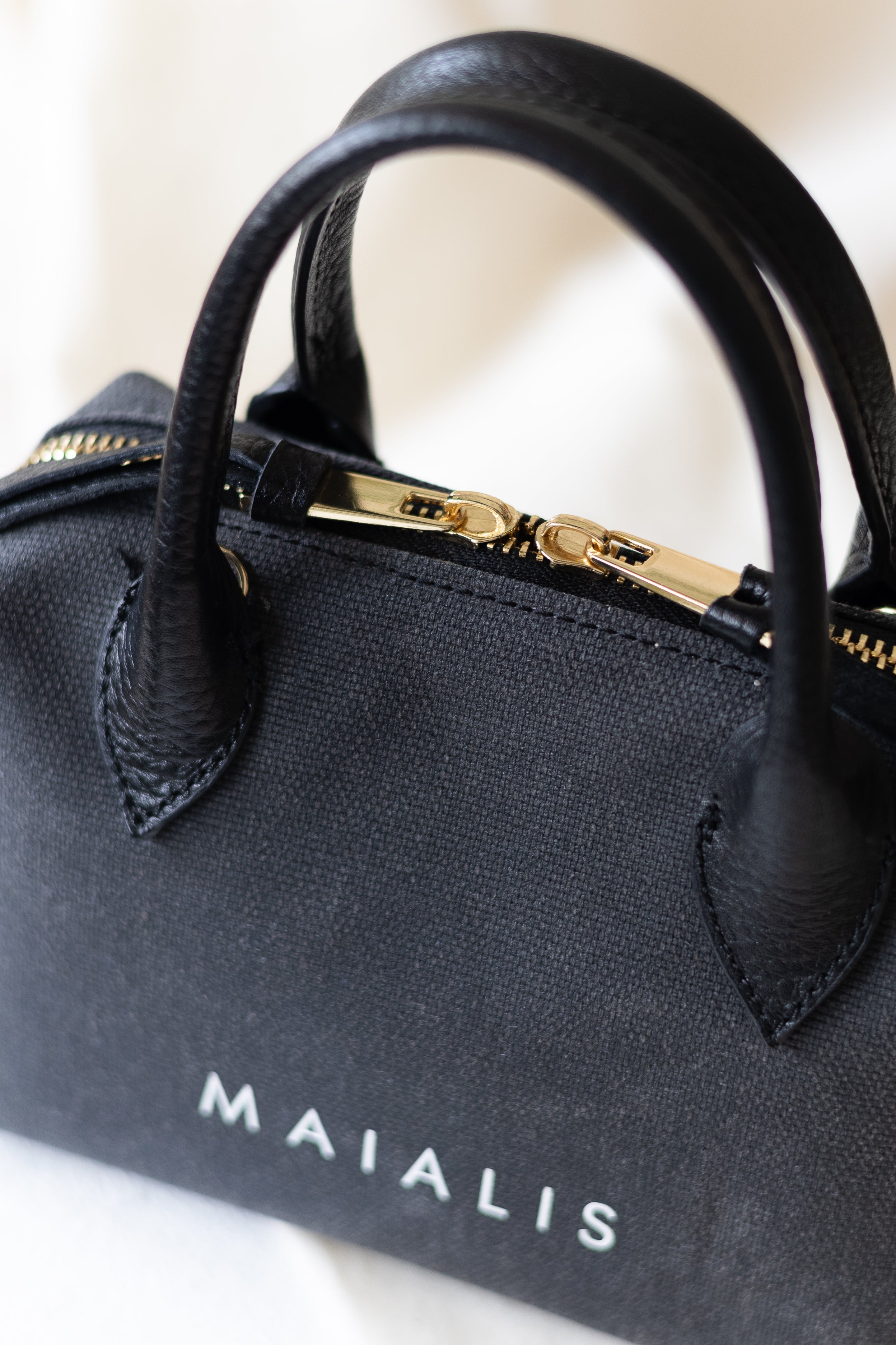 Marcelo Midi Black Canvas